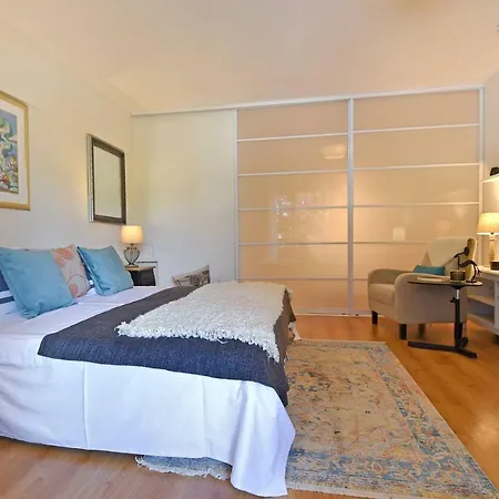 Henne Apartment
