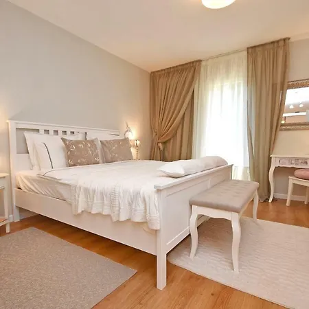 Apartament Henne *